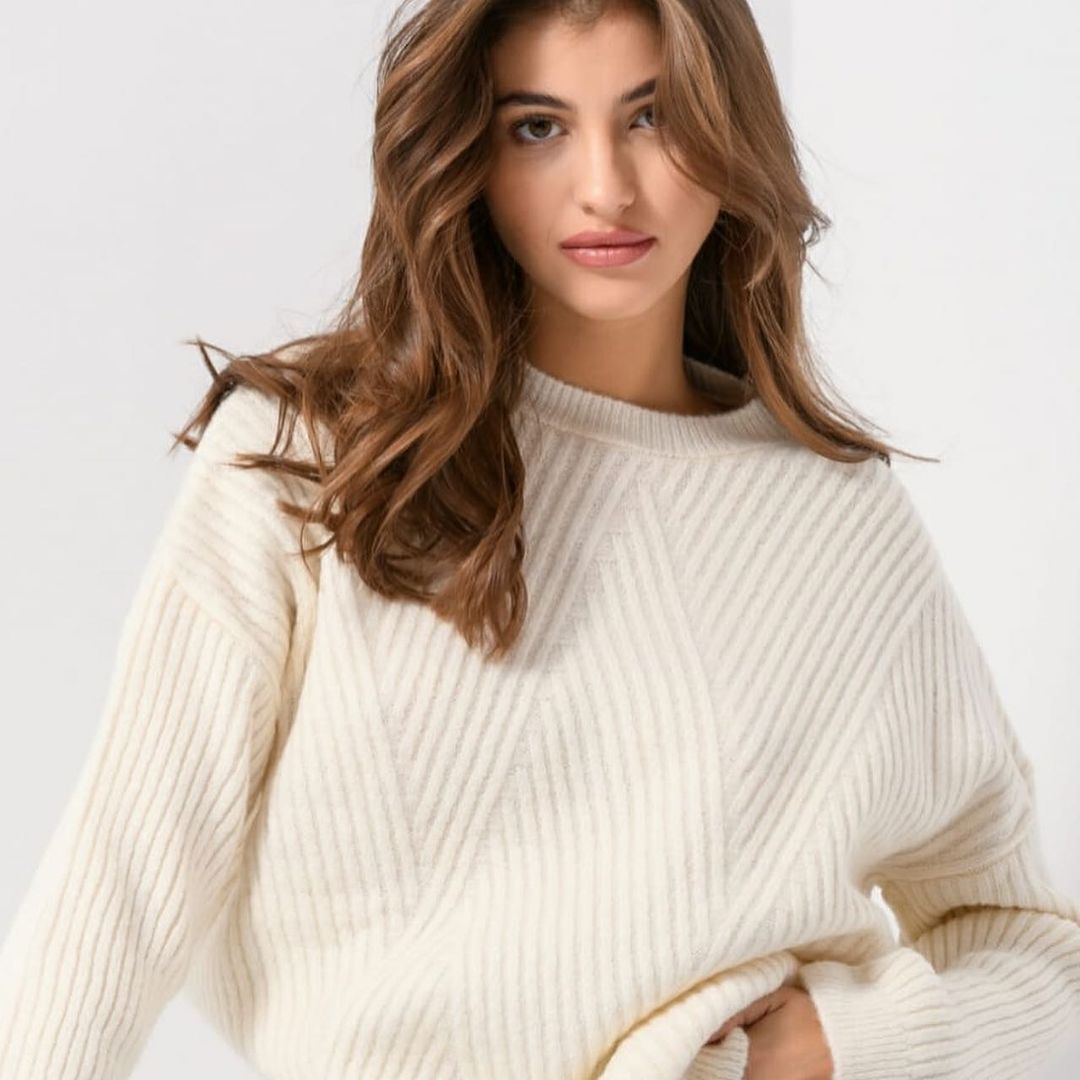 Sweater Neckline second image